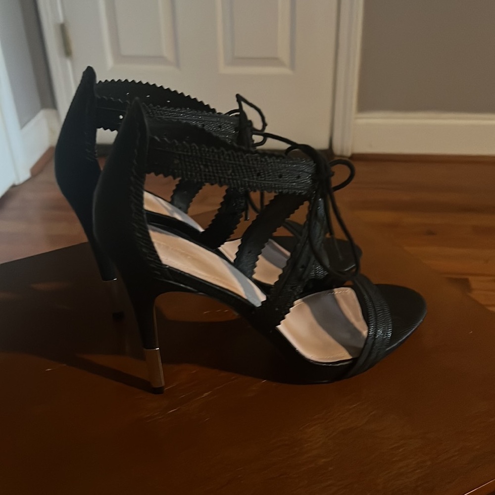 Designer Shoes - Picture 4 of 6